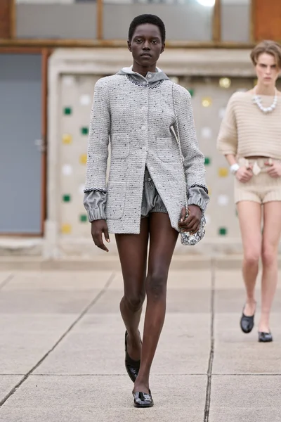 Look 5